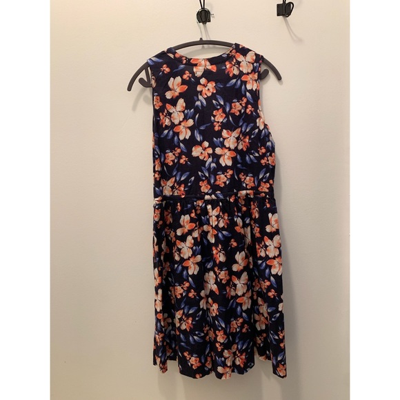 Gap Dress w/ Pockets - Picture 2 of 5